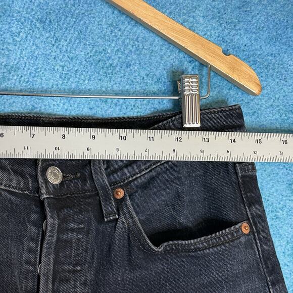 Levi’s 501 Women’s BlackJeans Sz 28x28 Button Fly Skinny Fits 28x27.5 Distressed - Picture 3 of 16